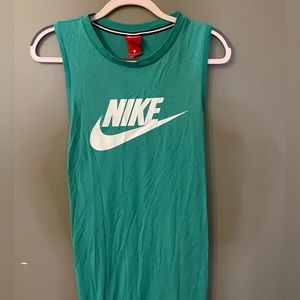 Sleeveless Nike dress size small mid length